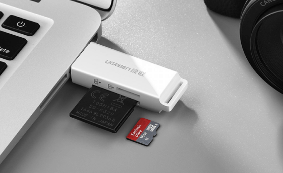 新的SD卡到PC的SD卡插槽